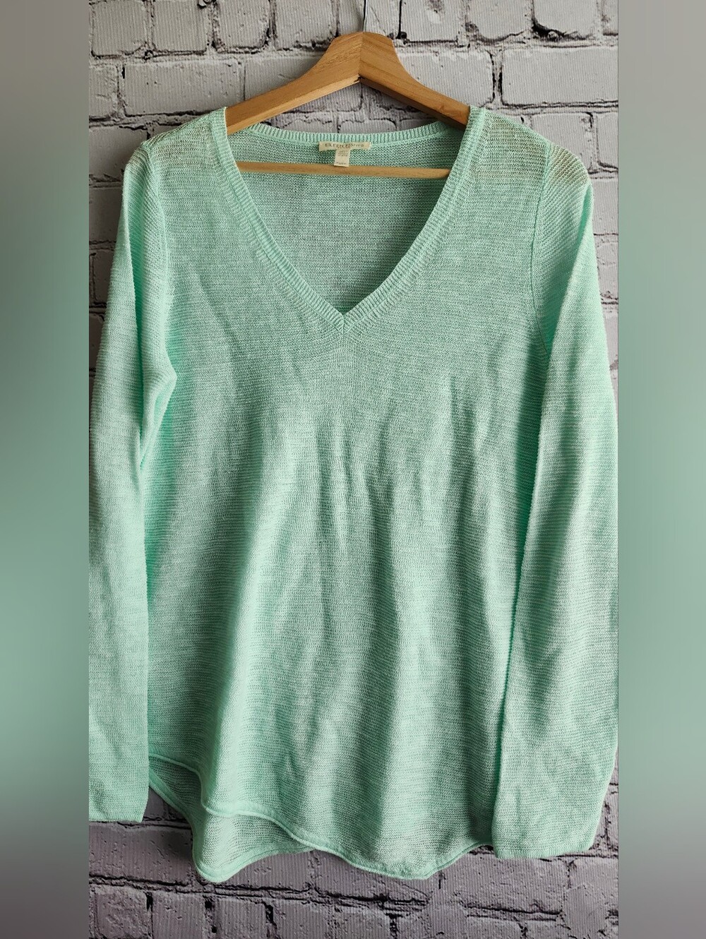 Light Mint V-Neck Sweater - Unknown Brand